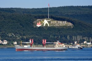 Rus askeri kargo gemisi, &Ccedil;anakkale Boğazı'ndan ge&ccedil;ti
