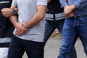 Balıkesir'de FET&Ouml; operasyonu! 3 g&ouml;zaltı