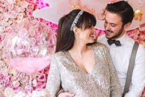 Pelin Akil, ikizlerinin fotoğrafını paylaştı