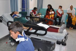 Tarım iş&ccedil;ilerini taşıyan kamyonet devrildi! &Ccedil;ok sayıda yaralı var