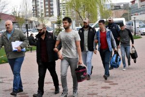 Sivas'taki FET&Ouml; operasyonunda 3 ş&uuml;pheli daha adliyeye sevk edildi