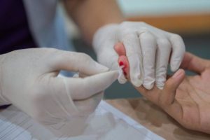 Pakistanlı doktora, hastalarına HIV bulaştırdığı iddiasıyla g&ouml;zaltı