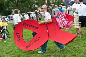 AIDS'le m&uuml;cadelede &ccedil;ığır a&ccedil;an araştırma