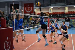 Voleybol altyapılarında şampiyon Bursa Nil&uuml;fer Belediyespor