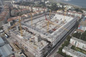 İzmir'de siyasetin g&uuml;ndemi yine statlar