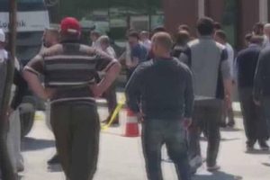 Yaşlı adam hafriyat kamyonunun altında kaldı! Mahalle sakinleri isyan etti