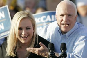 ABD'li eski Senat&ouml;r John McCain'in kızından Moskova'ya: Şeytanın şehri