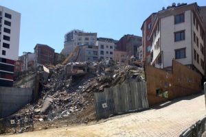 Kağıthane'de hasarlı 12 binanın yıkımı tamamlandı