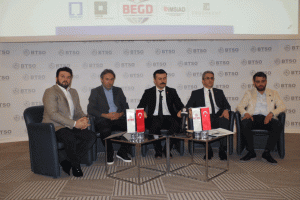 Bursa'da d&uuml;zenlenen panelde kentsel d&ouml;n&uuml;ş&uuml;m konuşuldu