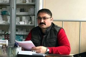 Makineye kafası sıkışan iş&ccedil;i can verdi!