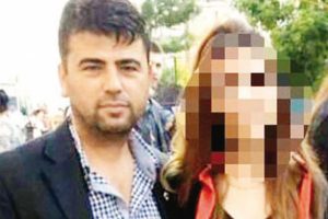 Kızını taciz edip kapıya dayanan kişiyi d&ouml;verek &ouml;ld&uuml;rd&uuml;!