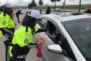 Batman Da Suruculer Kolonya Ve Sekerle Karsilandi Bursada Bugun Bursa Bursa Haber Bursa Haberi Bursa Haberleri Bursa