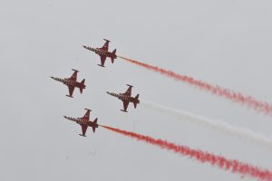 Solo T&uuml;rk ve T&uuml;rk Yıldızları'ndan Konya semalarında g&ouml;steri