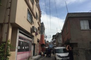 Yeni evli kadın evde tabancayla vurulmuş halde bulundu