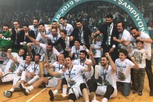 Şampiyon Bursaspor tacını taktı
