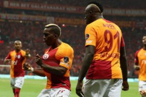 Galatasaray şampiyonluk yolunda &ccedil;ok değerli 3 puanı aldı