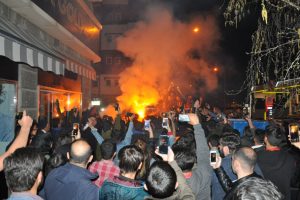 Besiktas Galibiyeti Galatasaraylilari Kars Ta Sokaga Doktu Bursada Bugun Bursa Bursa Haber Bursa Haberi Bursa Haberleri Bursa
