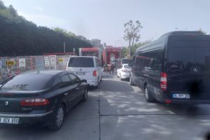 İstanbul'a &ccedil;amur yağdı, oto yıkamacılar bayram etti