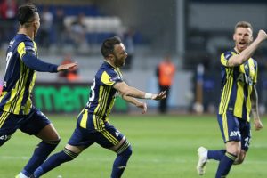 Fenerbah&ccedil;e'de ayrılık kapıda!