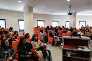 &Uuml;niversite &ouml;ğrencilerine sosyal belediyecilik anlatıldı