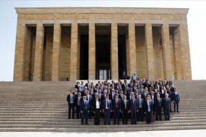 Vakıflar Genel M&uuml;d&uuml;rl&uuml;ğ&uuml; heyetinden Anıtkabir'e ziyaret