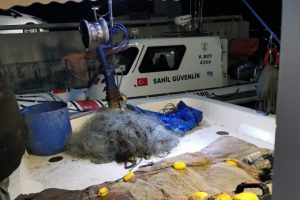 Bursa'da fabrika limanına ka&ccedil;ak av baskını