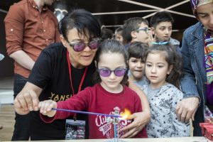 Ateş ile camın buluştuğu bienal ilgi g&ouml;rd&uuml;