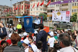 Safranbolu'da emniyet kemerinin &ouml;nemi sim&uuml;lasyon ile anlatıldı