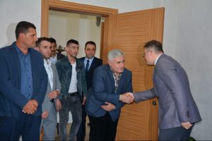 Gazi ve şehit ailelerine Devlet &Ouml;v&uuml;n&ccedil; Madalyası