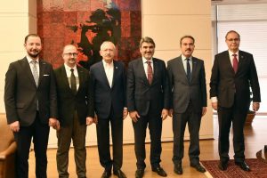 Kılı&ccedil;daroğlu, M&Uuml;SİAD &uuml;yeleri ile g&ouml;r&uuml;şt&uuml;