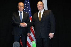 Lavrov ve Pompeo Finlandiya'da bir araya geldi