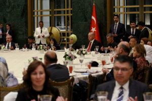 Cumhurbaşkanı Erdoğan şehit aileleriyle iftarda bir araya geldi