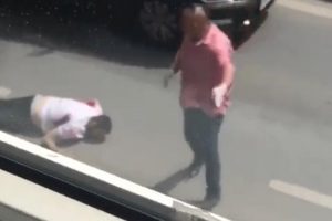 Sakarya'da 1 kişinin &ouml;ld&uuml;ğ&uuml; kavganın g&ouml;r&uuml;nt&uuml;leri ortaya &ccedil;ıktı