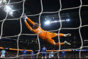 Manchester City, Leicester City engelini aştı