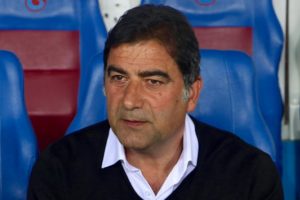 Karaman, Trabzonspor'da kalıyor
