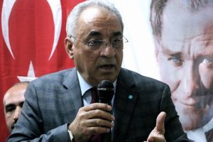DSP lideri &Ouml;nder Aksakal: İstanbul'un 39 il&ccedil;esindeki se&ccedil;imler de yenilenmeliydi
