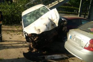 Ortalığı savaş alanına &ccedil;evirdi! 2 yaralı