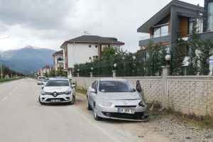 Bursa İneg&ouml;l'de trafik kazası: 2 yaralı