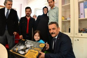 Validen T&uuml;rkiye g&uuml;ndemine oturan Zeynep'e s&uuml;rpriz