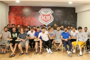 Kastamonusporlu futbolculardan protesto!