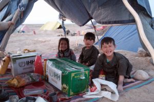 Yardım kolileri Yemen'de dağıtıldı