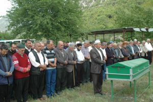 Kocası tarafından baltayla &ouml;ld&uuml;r&uuml;len kadın toprağa verildi