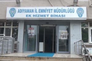 7 yıl hapis cezasıyla aranan ş&uuml;pheli gezerken yakalandı