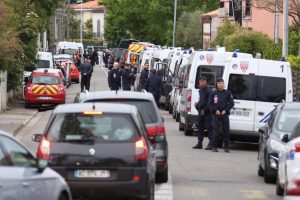 Fransa'daki silahlı rehine krizi sona erdi