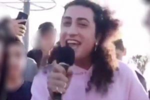 Sosyal medya fenomeni hakim karşısında: Erkek &ccedil;ocuklarını &ouml;p&uuml;şt&uuml;r&uuml;p...