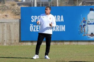Mesut Toros: "T&uuml;m İzmir'i Atat&uuml;rk Stadı'na bekliyoruz"