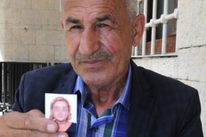 Birlikte yaşadığı kadın, &ouml;nce d&ouml;vd&uuml; sonra 75 bin lirasını dolandırdı