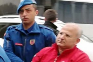 FET&Ouml;'den tutuklu eski y&uuml;zbaşıya tahliye