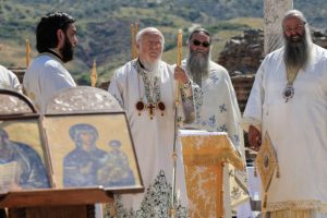 Fener Rum Patriği Bartholomeos İzmir'de ayin y&ouml;netti