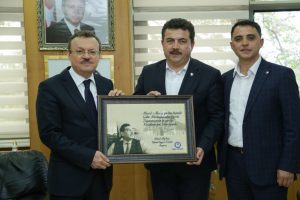 Eğitim-Bir-Sen Bursa Şubesinden Rekt&ouml;r Kılavuz'a ziyaret